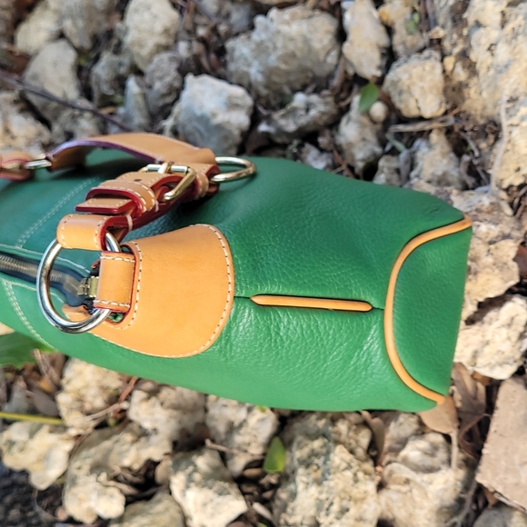 ‼️SOLD‼️ Vintage Dooney & Bourke AWL2 Grass Green Slouch Bag - Picture 2 of 12